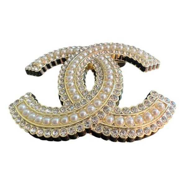 Chanel Light Gold Crystal and Pearl CC Brooch Fall/Winter Act II 2021 (CCXX019) - Picture 2 of 5